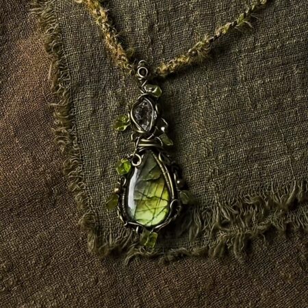 forest vein crystal marrow pendant